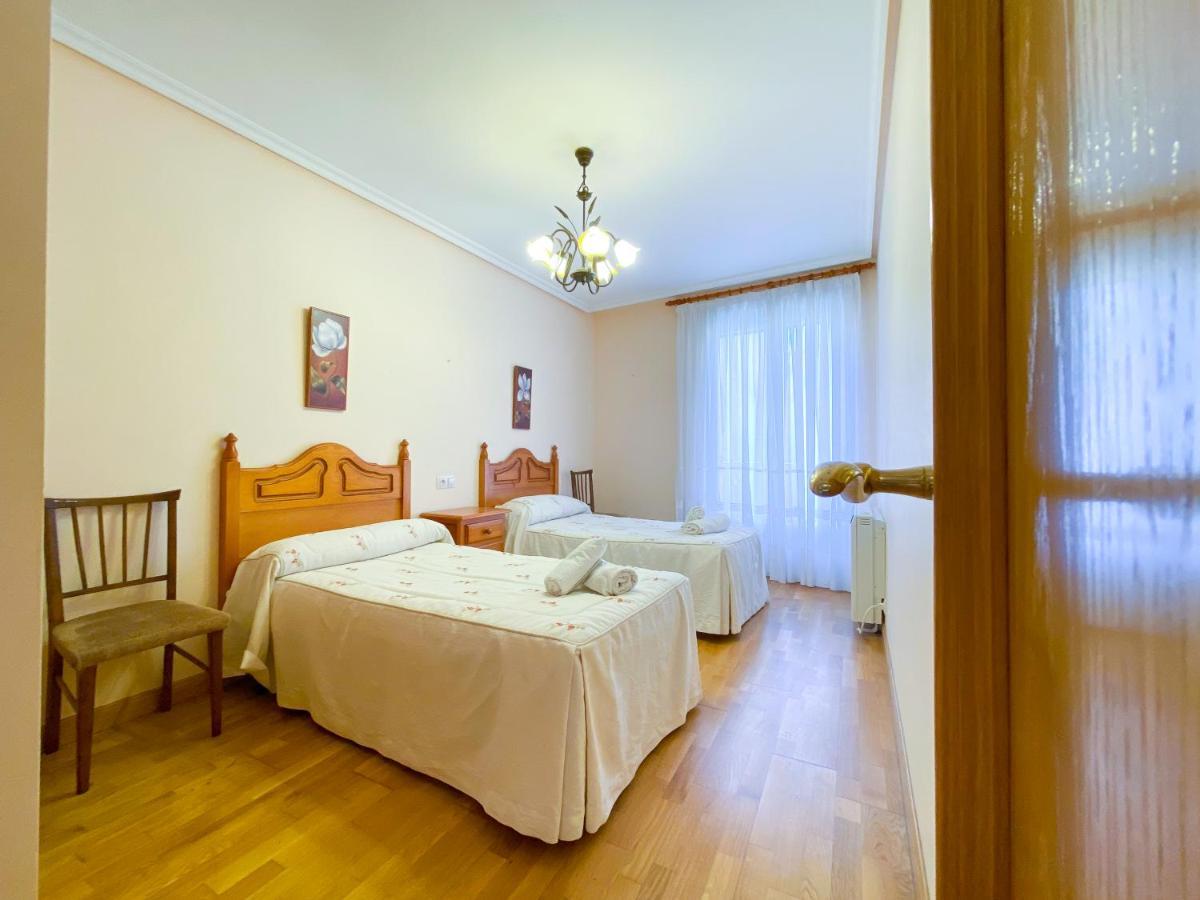 Vivienda Turistica Los Leones Berlanga de Duero Esterno foto