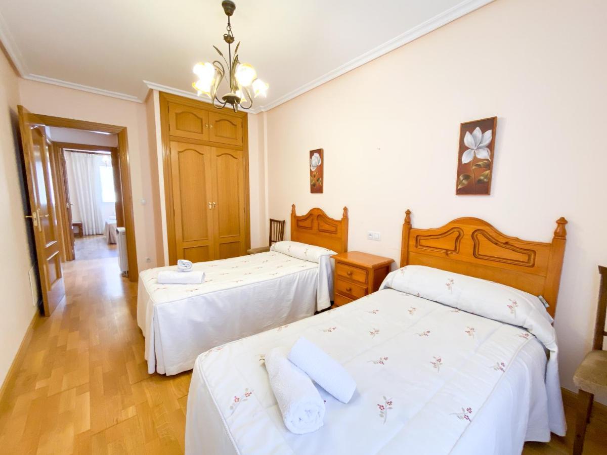 Vivienda Turistica Los Leones Berlanga de Duero Esterno foto