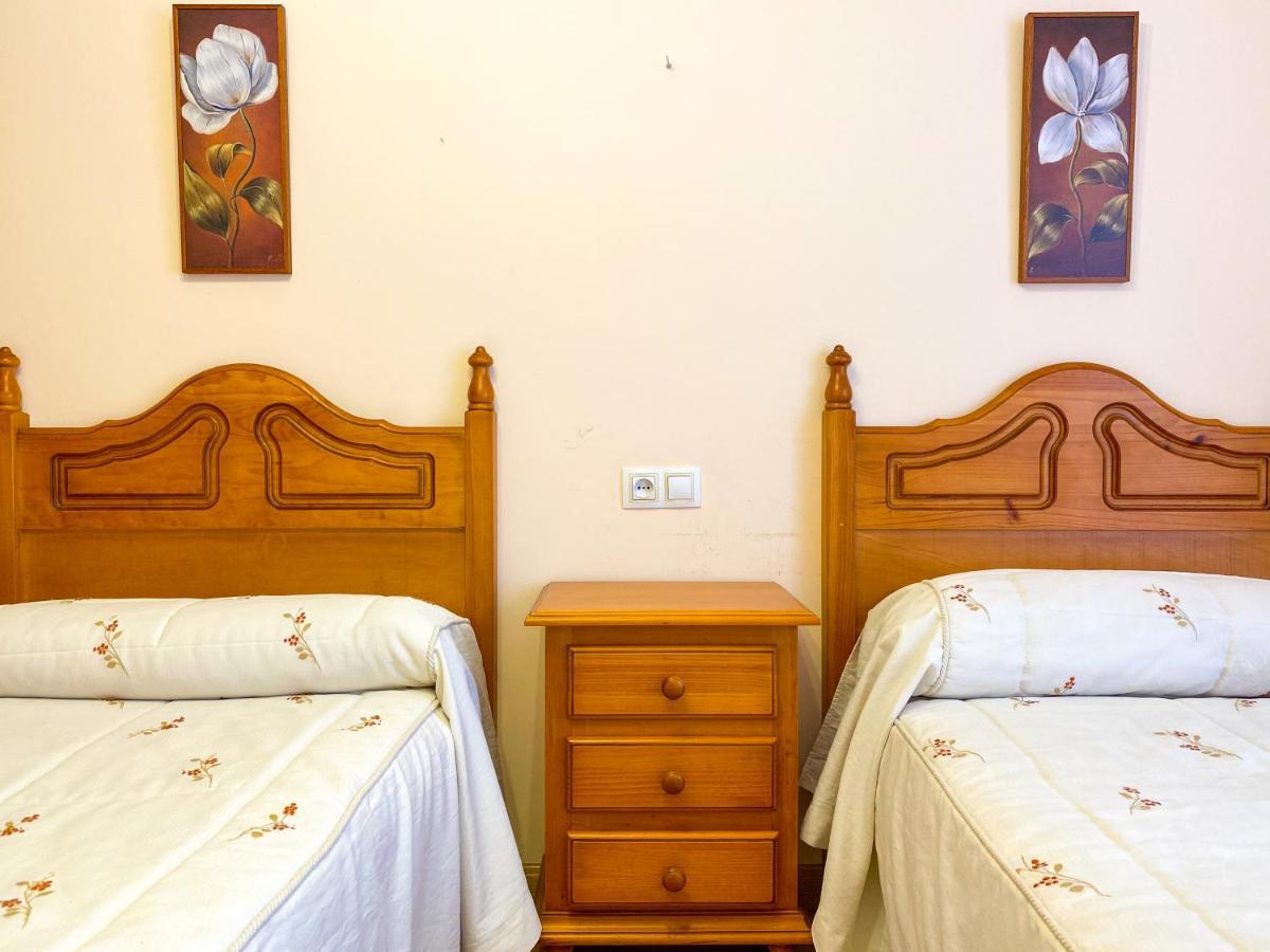 Vivienda Turistica Los Leones Berlanga de Duero Esterno foto