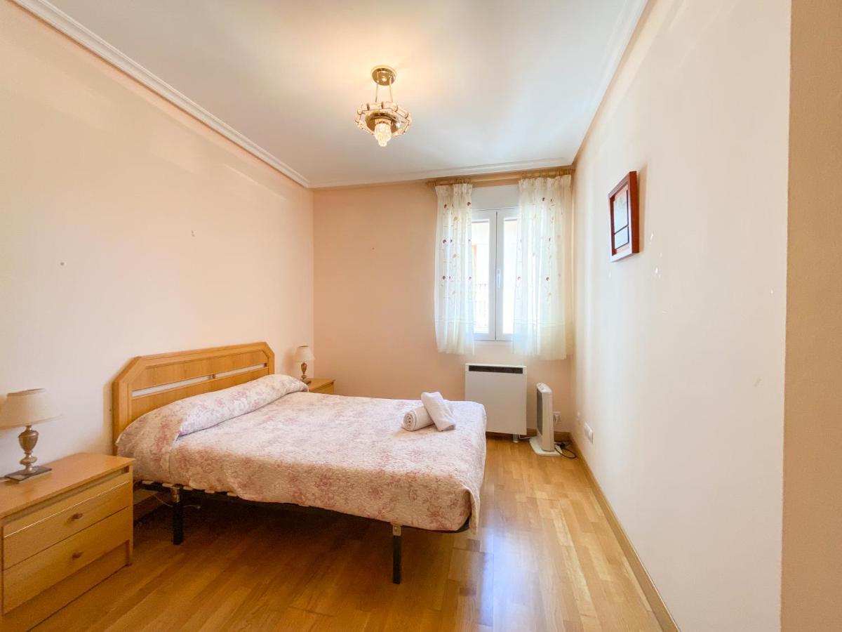 Vivienda Turistica Los Leones Berlanga de Duero Esterno foto