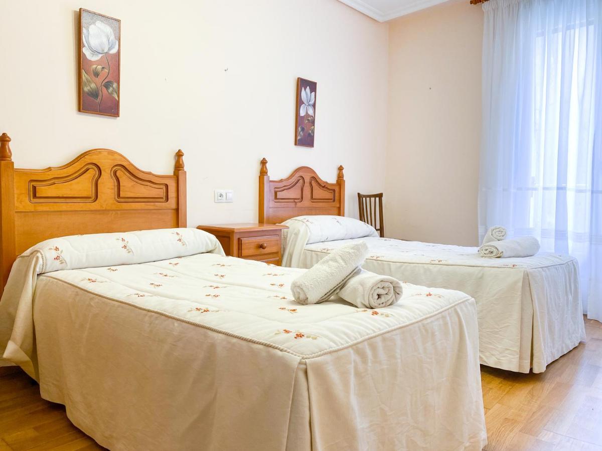 Vivienda Turistica Los Leones Berlanga de Duero Esterno foto